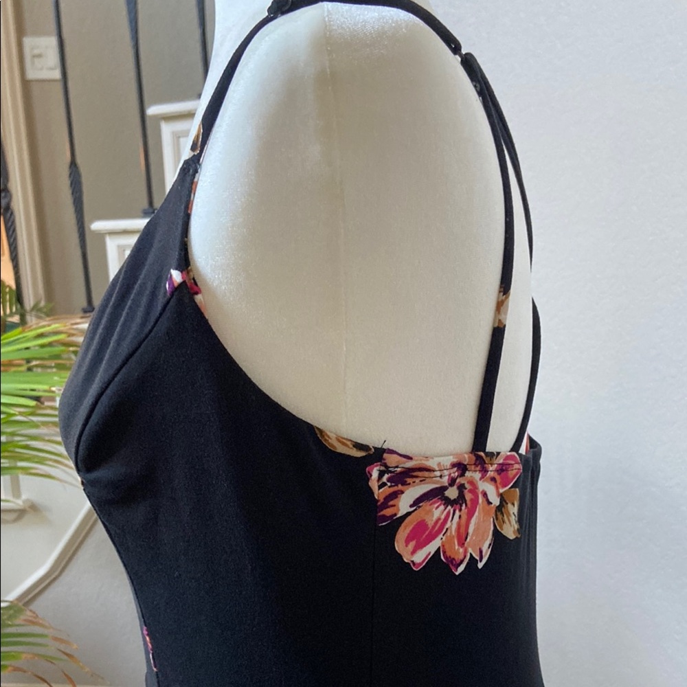 Black Dress with Floral Print, size M. Nine Britton brand. - Picture 3 of 15
